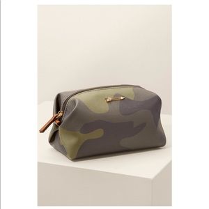 Camo Stella&Dot Pouf Bag BRAND NEW